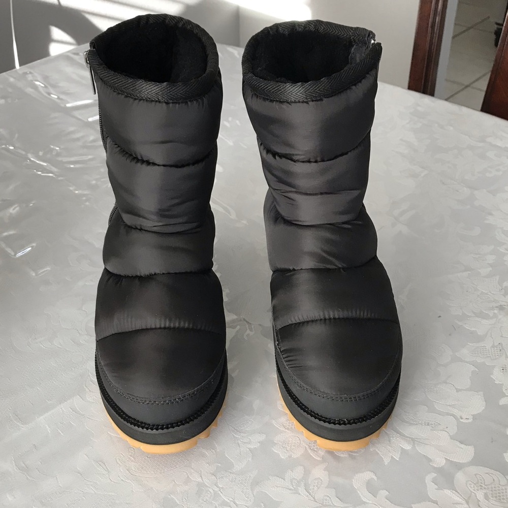 UGG RIDGE WATERPROOF BOOT